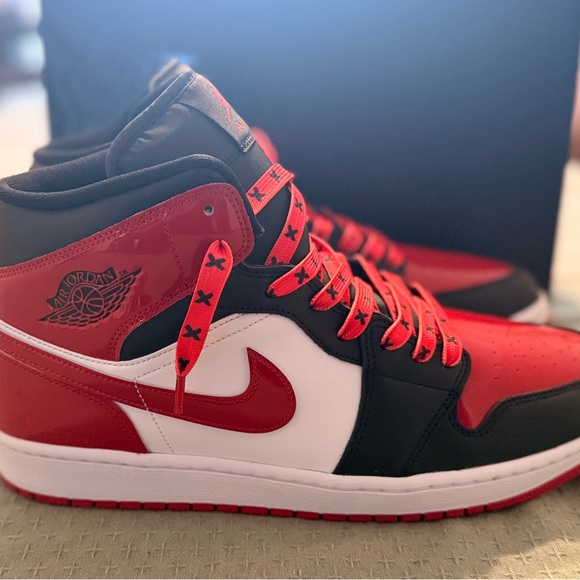 🔥 Brand New Air Jordan 1 Mid SE – Men’s Size 12 🔥 - Picture 3 of 12